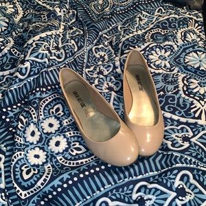 Size 7 nude flats